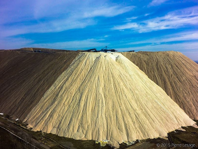 Monte Kali, a montanha branca de sal