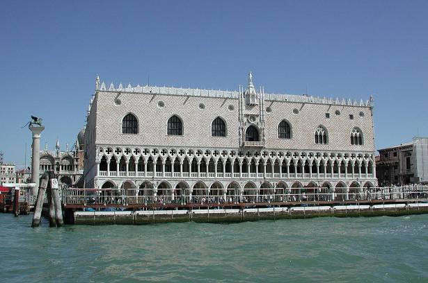 파일:external/www.italy-italy-hotels.com/palazzoducale-venezia.jpg