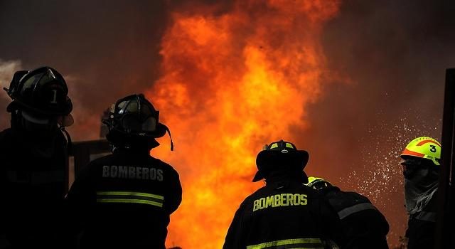 Una mujer murió en incendio que destruyó dos viviendas en Lautaro