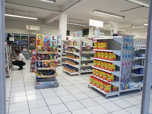 Farmacias Benavides, 59300, Benito Juárez 157, Centro, La Piedad de Cavadas, Mich., México, Farmacia | MICH