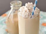 salted caramel Baileys milkshake was pinched from <a href="http://spabettie.com/2012/10/19/salted-caramel-milkshake-homemade-baileys-recipe/" target="_blank">spabettie.com.</a>