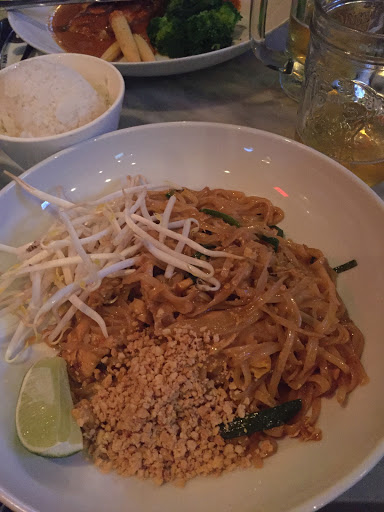 Thai Restaurant «Kitchen 79», reviews and photos, 37-70 79th St, Jackson Heights, NY 11372, USA