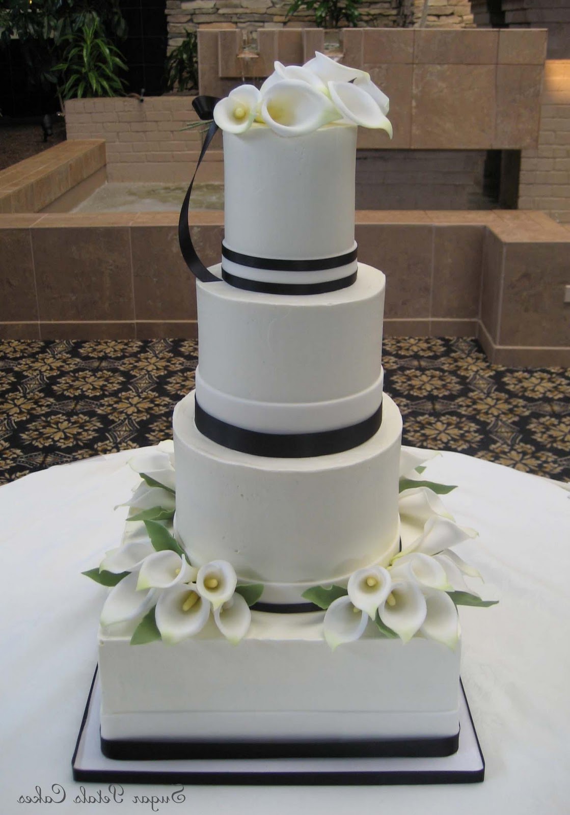 wedding cakes with calla