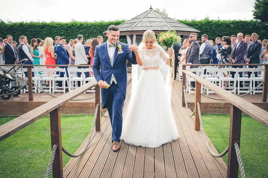 Fotógrafo de bodas Daisy Dots (daisydotsphoto). Foto del 29 de mayo 2019