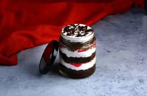 Black Fhoest Cake In Jar [1 Piece]