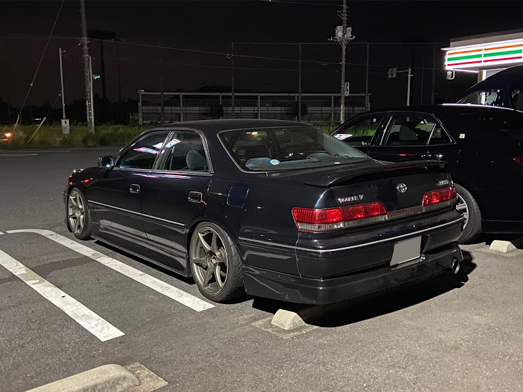 マークIIの車高が低そうで低くないちょっと低い車・ホイール交換・車高調整・R34純正ホイールに関するカスタム事例の投稿画像2枚目