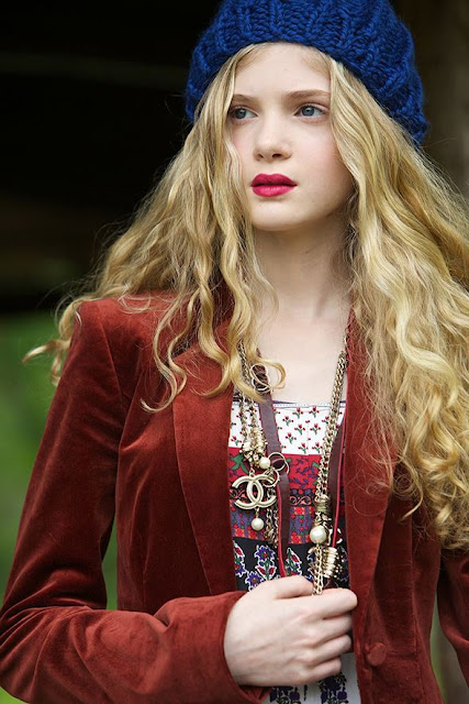 Elena Kampouris Profile Dp Pics