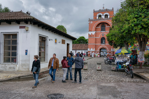 Biblioteca de San Cristobal, Hermanos Domínguez, Sta Lucia, 29250 San Cristóbal de las Casas, Chis., México, Biblioteca | CHIS