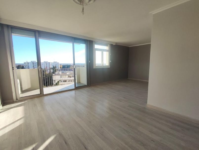 Vente appartement 4 pièces 80 m² à Nimes (30000), 129 000 €