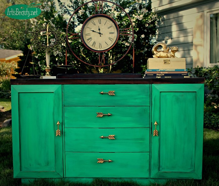 green and gold arrow buffet makeover artisbeauty.net karin chudy painted furniture diy