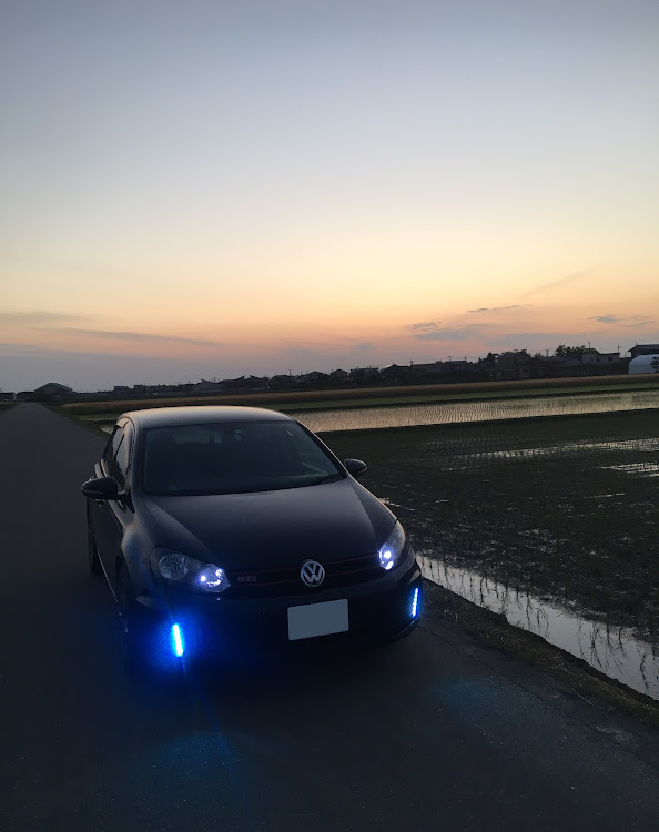 ゴルフ6 TSIの梅雨の晴れ間・ゴルフ6・GTI・夕日と愛車に関するカスタム事例の投稿画像1枚目