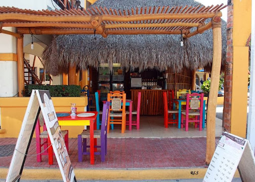 El Delfin pizza y Cafe, Retorno Ceiba 14, Rincón de Guayabitos, 63724 Rincón de Guayabitos, Nay., México, Restaurantes o cafeterías | NAY