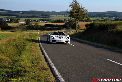 porsche-918-spyder-at-nurburgring-015