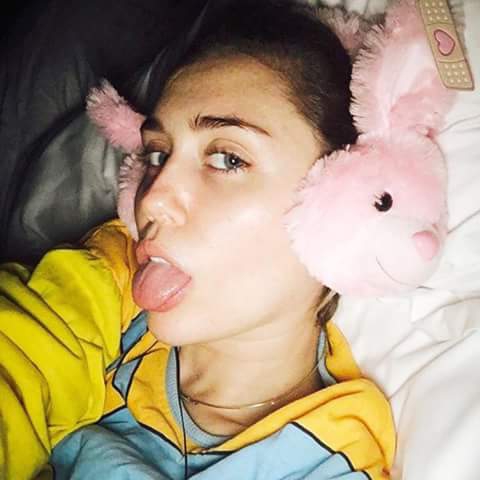 Miley Cyrus Beautiful Pics Whatsapp