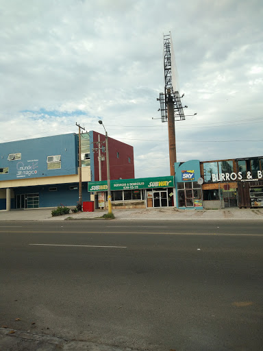 mundo mágico, Paseo Ensenada 795, Fraccionamiento Jardines Playas de Tijuana, 22500 Tijuana, B.C., México, Salón para eventos | BC