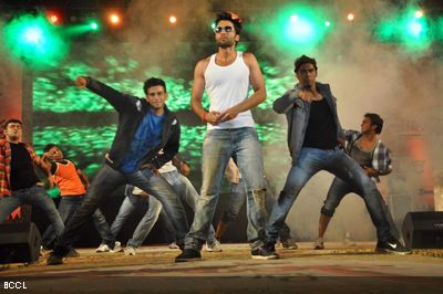 Jackky Bhagnai captures the stage during 'Alegria Festival', held at Pillai College in New Panvel on February 1, 2013. (Pic: Viral Bhayani)