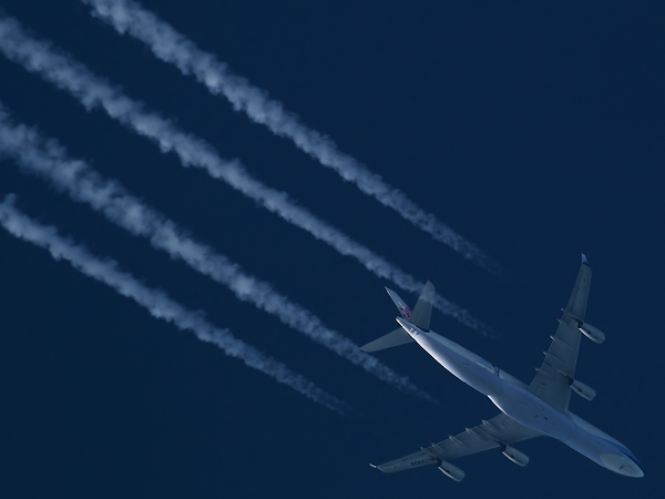 Poland - contrails - Pagina 8 300616_China_Airlines_CAL63_TPE-VIE_B-18806_A343