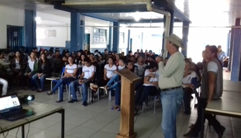 Alunos da Escola Elizabet Evangelista entram na guerra contra o mosquito Aedes Aegypti