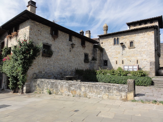 Navarra en 10 días. - Blogs of Spain - PAMPLONA DE DÍA – IRIBAS – SAN MIGUEL DE ARALAR – ESTELLA DE NOCHE (7)