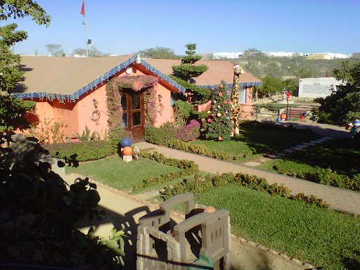 Escuela De Preescolar Y Primaria, Jacarandas Sn, Aurora, 23473 Cabo San Lucas, B.C.S., México, Escuela de primaria | BCS