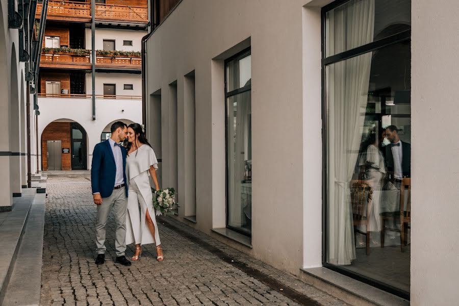 Fotografo di matrimoni Andreea Ionita (deeafotostudio). Foto del 5 ottobre 2020