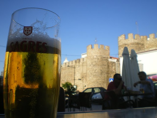 Uma cerveja, no Careca dos Carac&oacute;is (Borba)