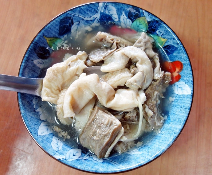 25 嘉義東市場牛雜湯、筒仔米糕、火婆煎粿