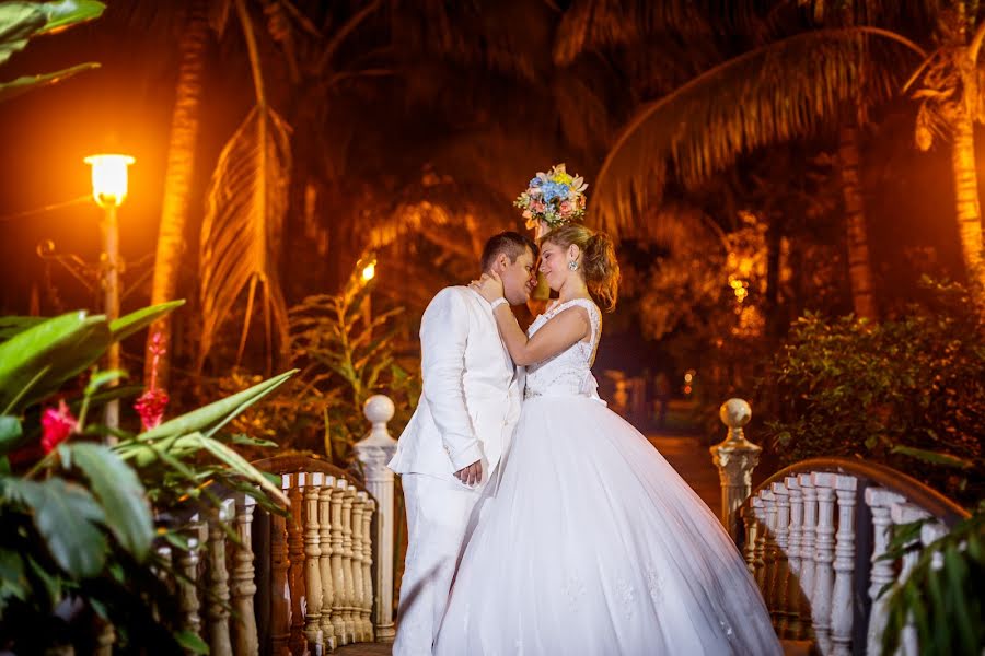 婚禮攝影師Luis Castillo（luiscastillo）。2016 8月6日的照片