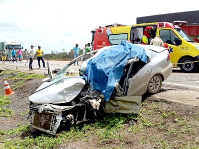 Veículo com placa de Rosário Oeste se acidenta próximo ao Posto Gil. 3 Pessoas morrem