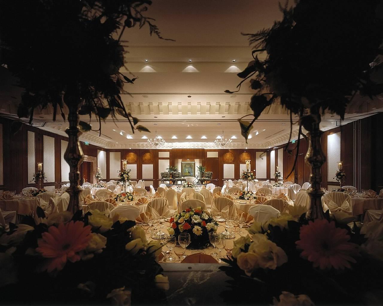 wedding ballroom decoration