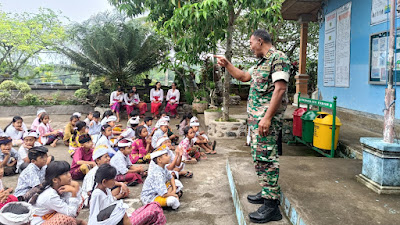 Babinsa Koramil Seririt Berikan Materi Kedisiplinan Di Hari Guru Nasional 