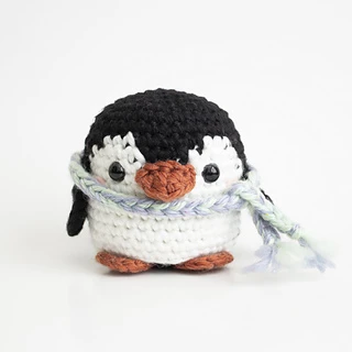 small crochet penguin with scarf