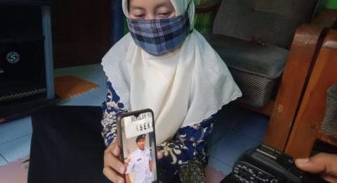 Kisah Istri ABK KRI Nanggala yang Ingin Bangunkan Sahur Suaminya lewat WA