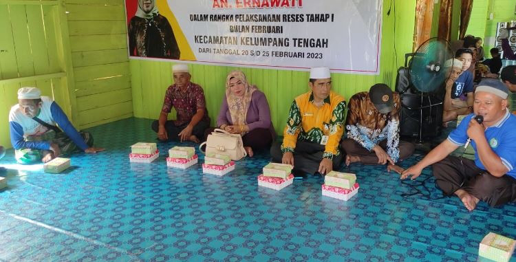 Reses Anggota DPRD Kotabaru; Dimintai Ambulance dan Pengerasan Jalan