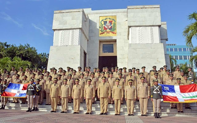 Ejército deposita ofrenda floral con motivo al 175 Aniversario de la Independencia Nacional