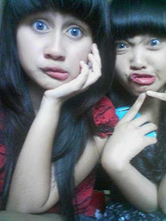 Tris Oktaviani, Cewek Narsis