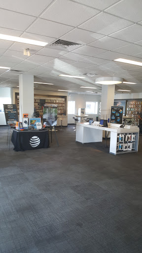 Cell Phone Store «AT&T», reviews and photos, 12599 Biscayne Blvd, North Miami, FL 33181, USA