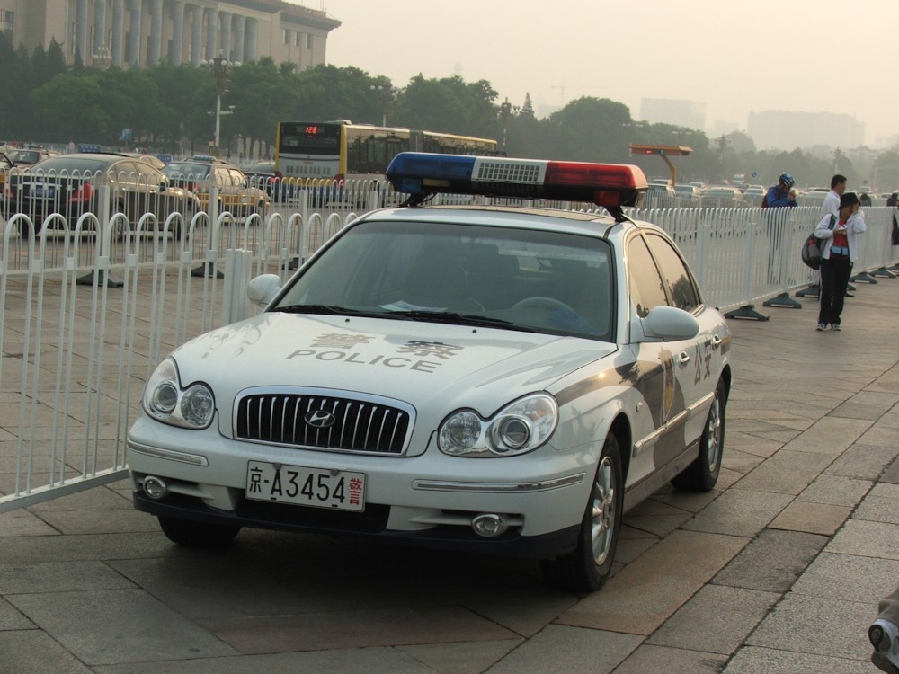 파일:external/upload.wikimedia.org/Police_China_Hyundai.jpg