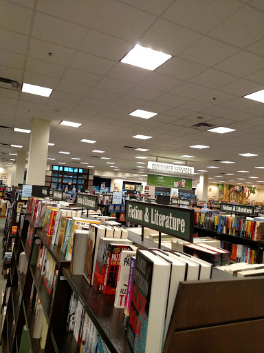 Book Store «Barnes & Noble», reviews and photos, 9605 Village Pl Blvd, Brighton, MI 48116, USA