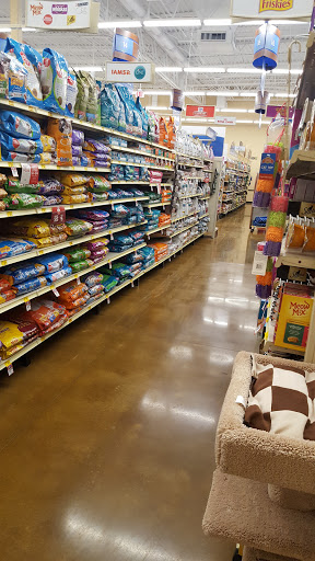 Pet Supply Store «PetSmart», reviews and photos, 320 W Town Square Way, Oak Creek, WI 53154, USA