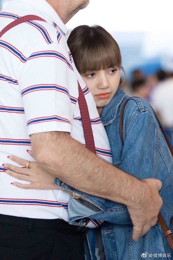 blackpink lisa dad