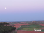 Puesta de la luna llena de Semana Santa desde el Paseo del Norte de La Guardia (Toledo)