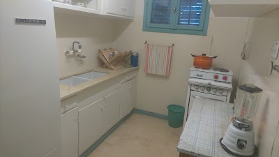 Photos of Ben Gurion's hut
