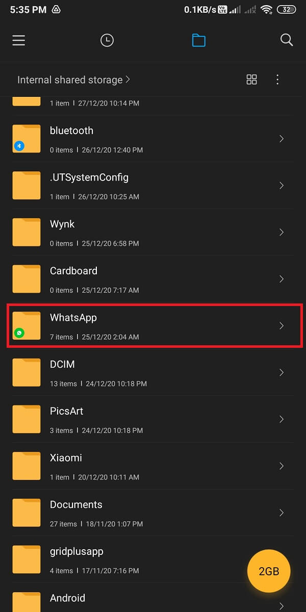 从您的内部存储中找到 WhatsApp 文件夹。