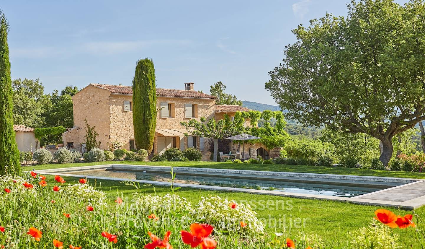 House with pool Murs