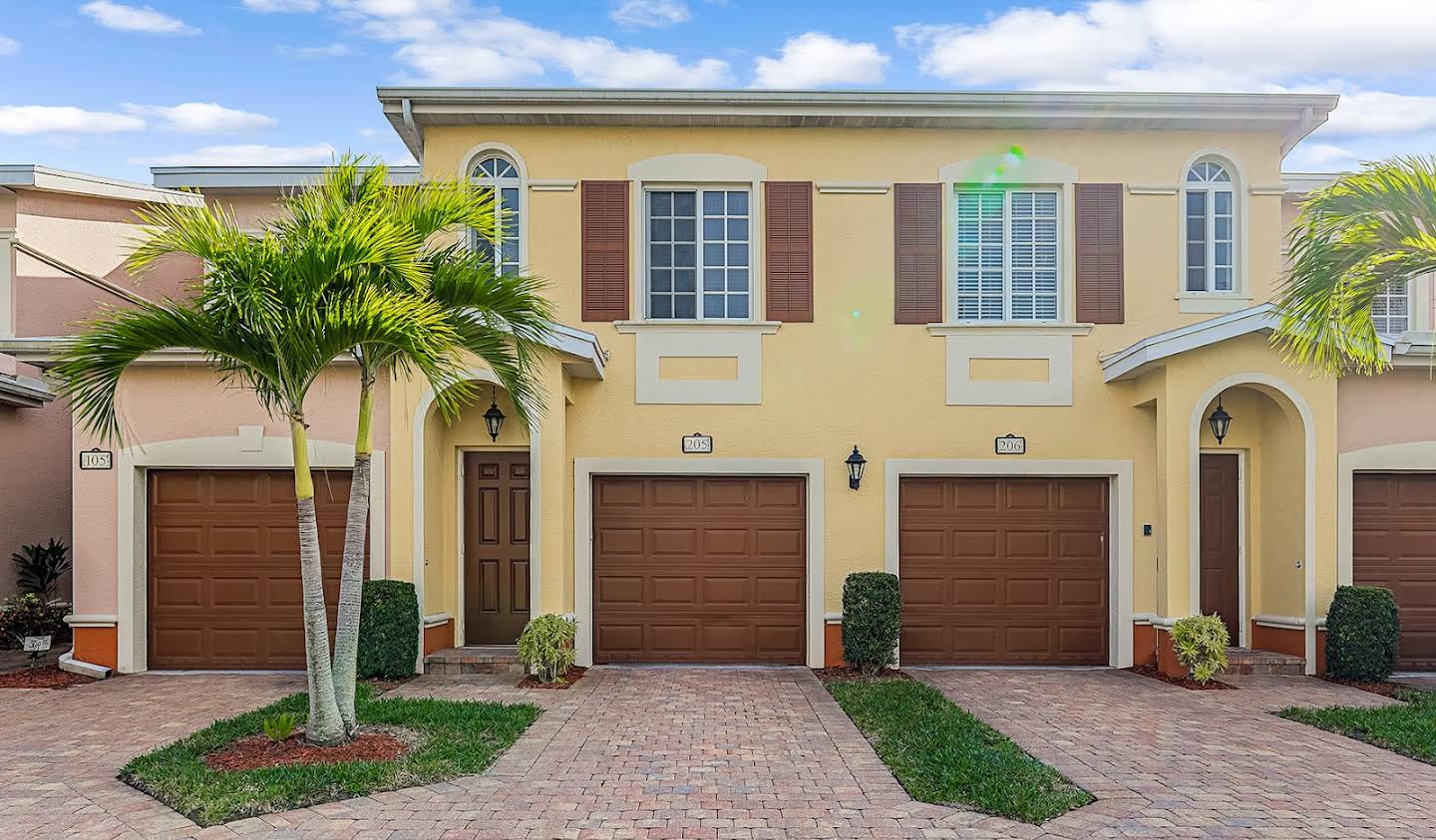 House with pool Estero