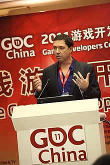 파일:external/upload.wikimedia.org/220px-Brian_Fargo_%E2%80%93_Game_Developers_Conference_China_2011.jpg