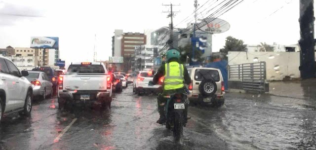 DIGESETT exhorta a conductores tener prudencia y paciencia ante las inundaciones 