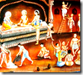 [Chaitanya washing Gundicha temple]