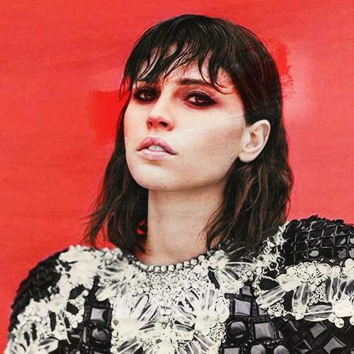 Felicity Jones Awesome Profile Pics